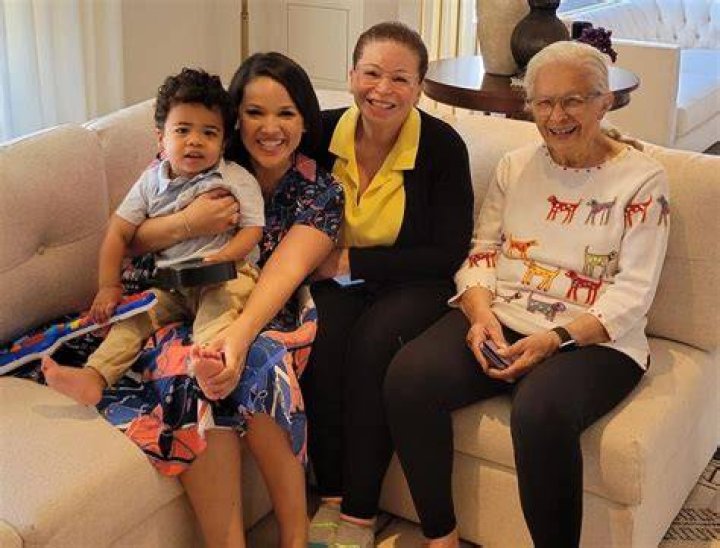 Laura Jarrett&rsquo;s Parents, Family, Siblings, Ethnicity Meet Her Mom