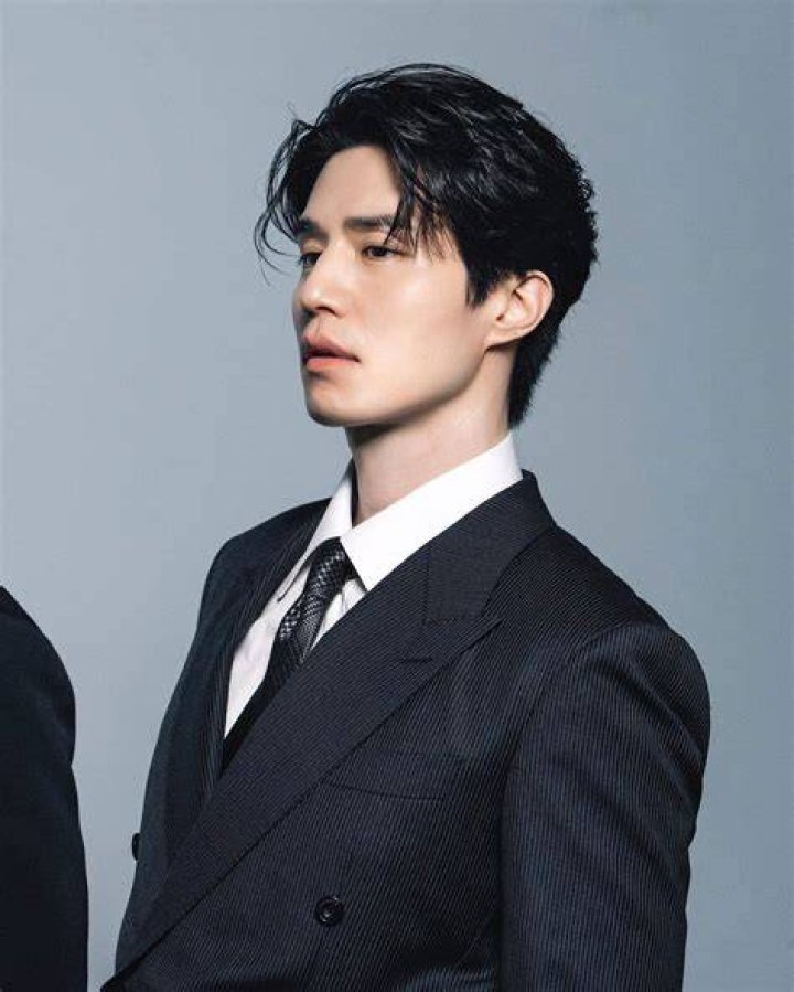 Lee DongWook Pel&iacute;culas, biograf&iacute;a y listas en MUBI