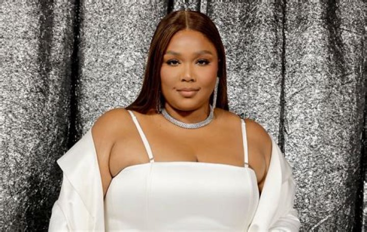 Lizzo CorinneMaxi