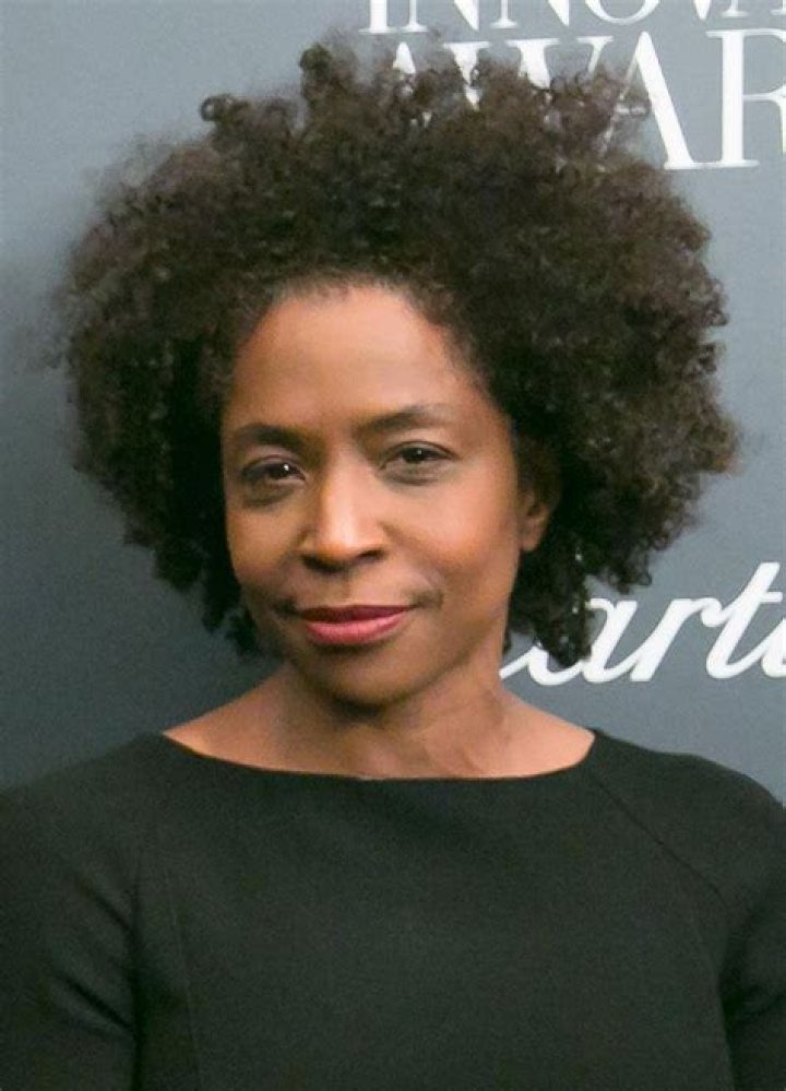 Lorna Wells&rsquo; biography who is Cedric the Entertainer married to?