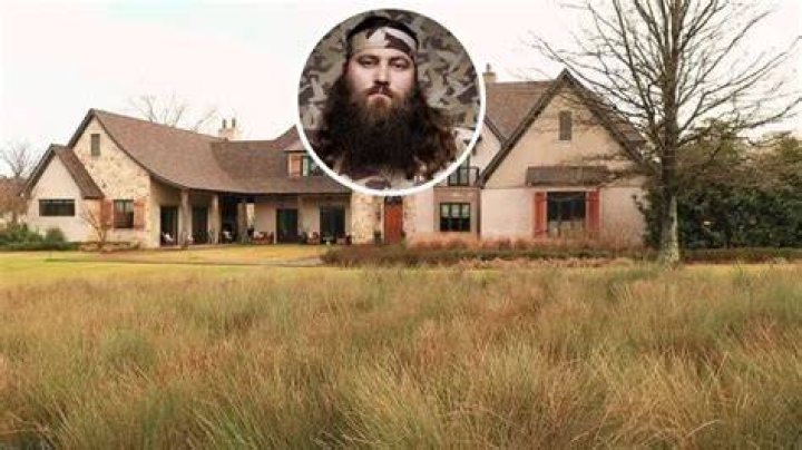 Louisiana state of Willie Robertson targeted in driveby shooting