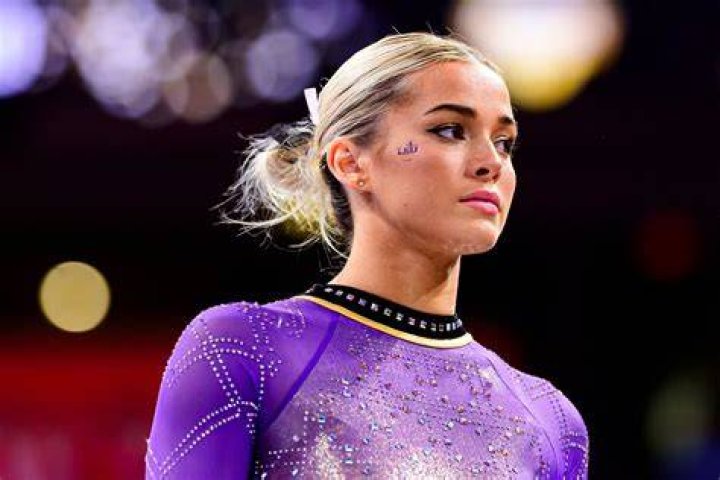 LSU gymnast Livvy Dunne enjoys 'hawt girl walk' in Vuori fit