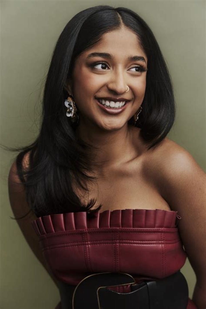 Maitreyi Ramakrishnan Never Have I Ever S Maitreyi Ramakrishnan Cast