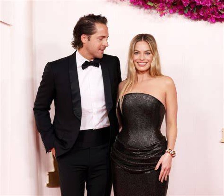 Margot Robbie Gives Us a Major Fashion Moment at 'Amsterdam' UK
