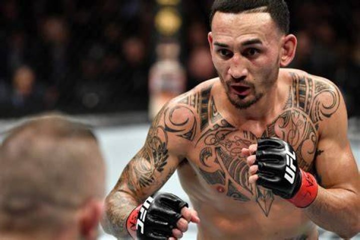 Max Holloway diz que fez treinos apenas por v&iacute;deochamada "N&atilde;o preciso