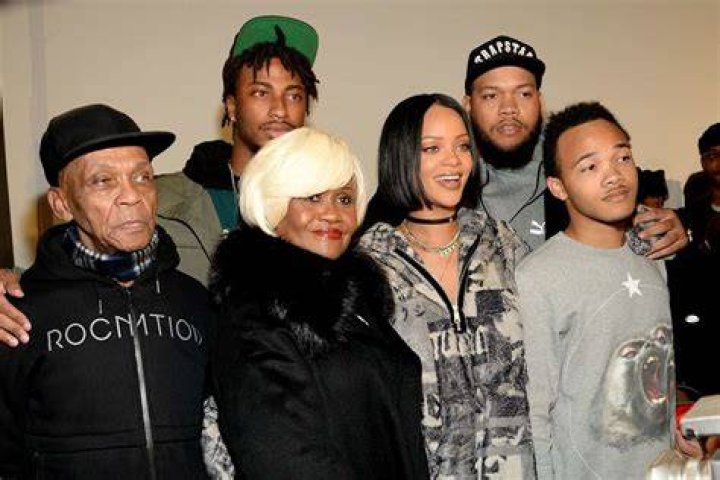 Meet Wizkid’s Brothers and Sisters