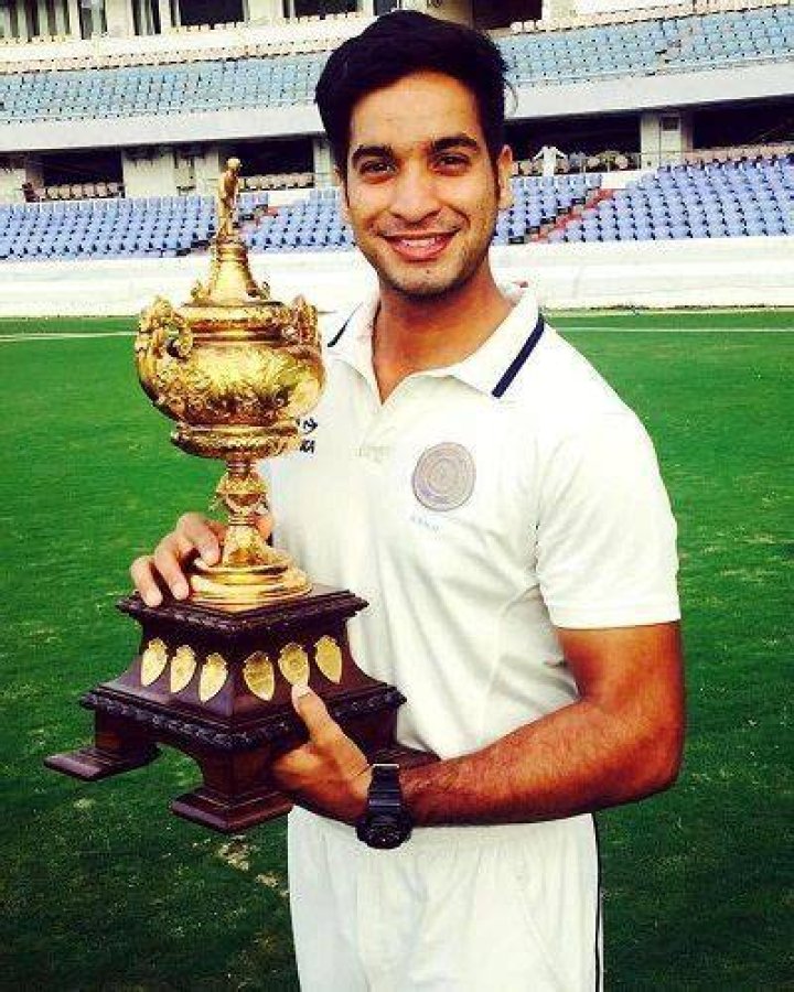 Mehdi Hasan (Cricketer) Height, Weight, Age, Girlfriend, Biography