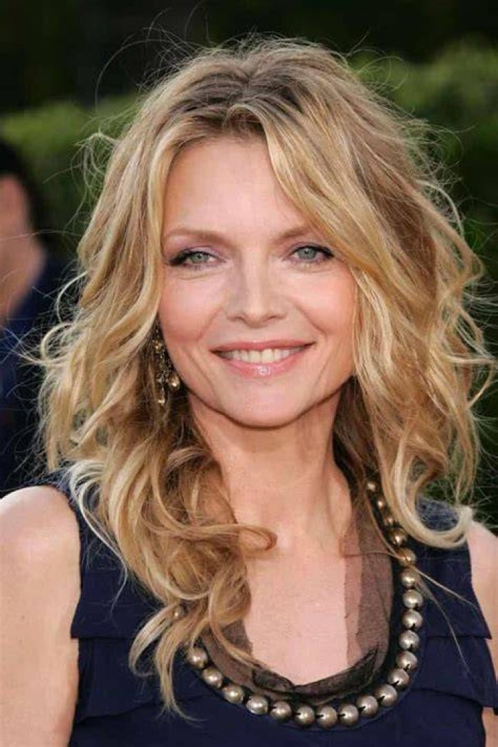 Michelle Pfeiffer Women Over 50 Beauty Looks at the 2017 Emmy Awards