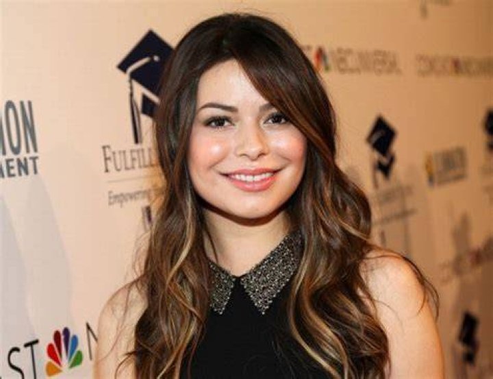 Miranda Cosgrove Ethnicity Net Worth Weight Measurements Height