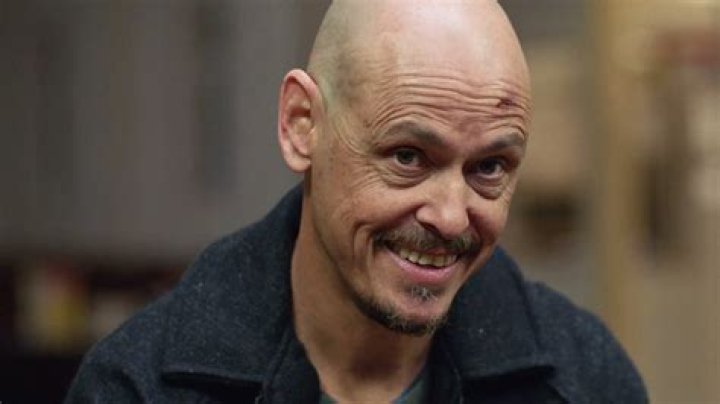 Mr. Inbetween (TVserie 20182021) MovieZine
