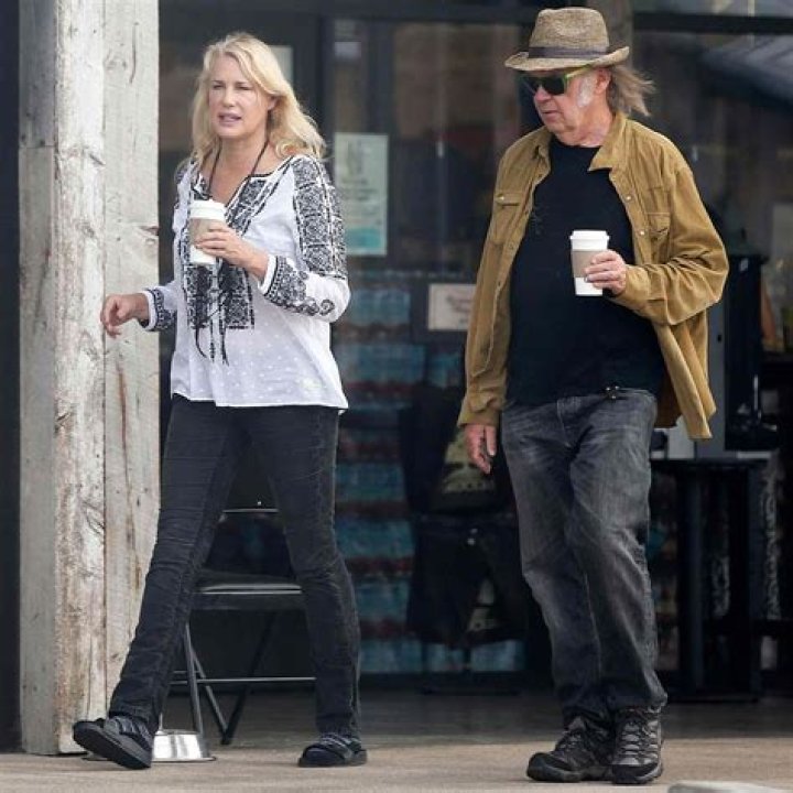 Neil Young, Daryl Hannah Don&rsquo;t Care What People Think of Them