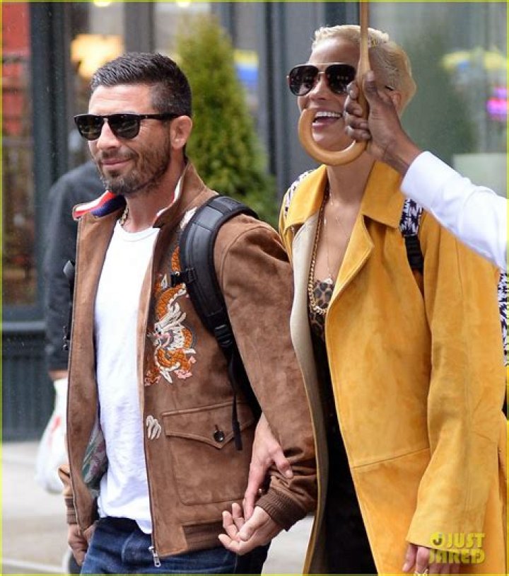 New couple alert? Paula Patton grabs groceries with Brie Larson's ex