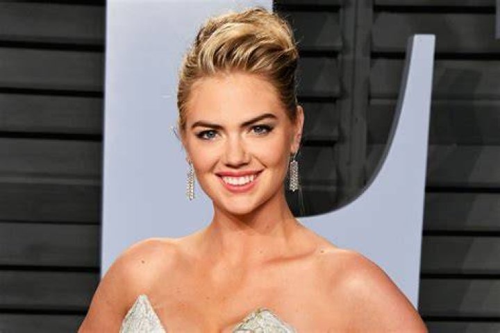 No Kate Uptons or Eva Longorias to slow Mark Sanchez down now