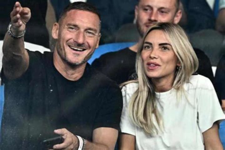 Noemi Bocchi, chi è l’altra donna di Francesco Totti Radio Base 101