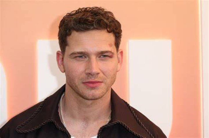 Oliver Stark's Eye Injury: A Traumatic Experience