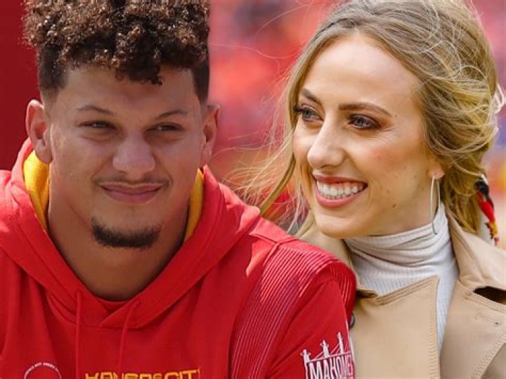 Patrick Mahomes and Brittany Matthews Get Married in Hawaii