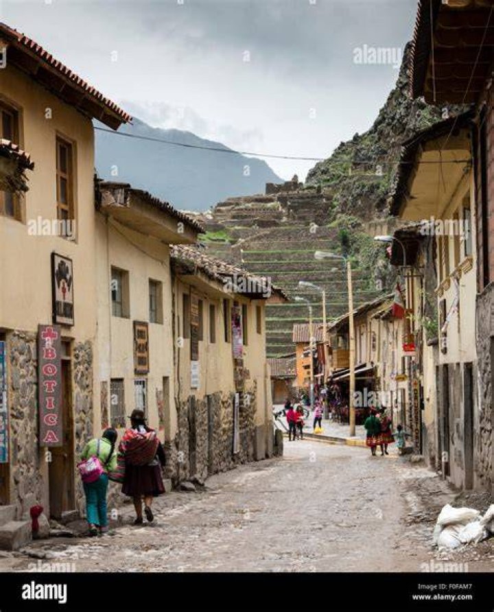 Peru Village fears it's under attack from 'floating 7ft aliens