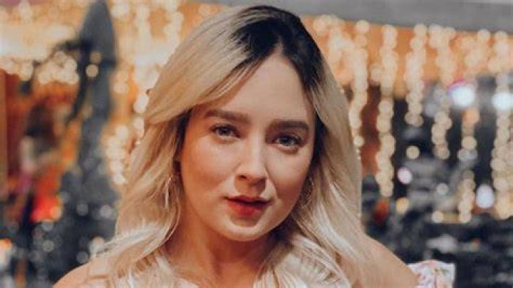 Preciosa la hermana de Karol G sube la temperatura de la red y
