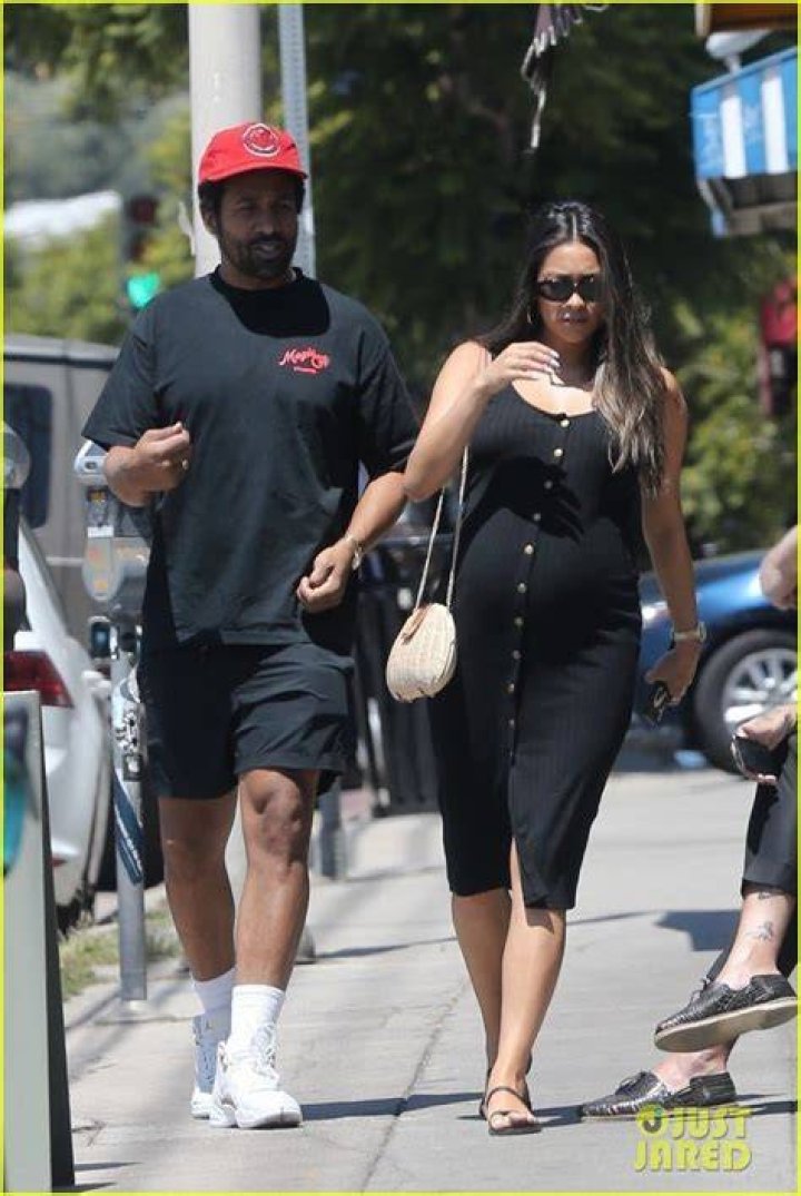 Pregnant Shay Mitchell & Boyfriend Matte Babel Pick Up Lunch in L.A