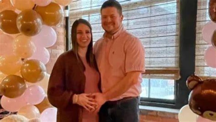 Pregnant teacher Courtney Fannon sent last text to husband minutes