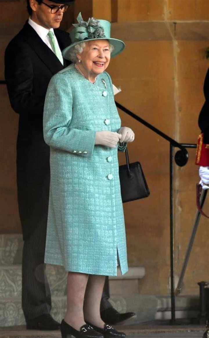 Queen Elizabeth II gets to know her other children in "Favourites."