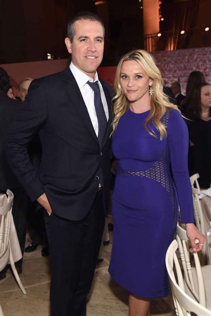 Reese Witherspoon and Her Husband Shopping at Bristol Farms in Los