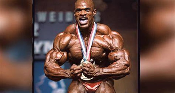 ronnie coleman with the his family Bodybuilding and Fitness