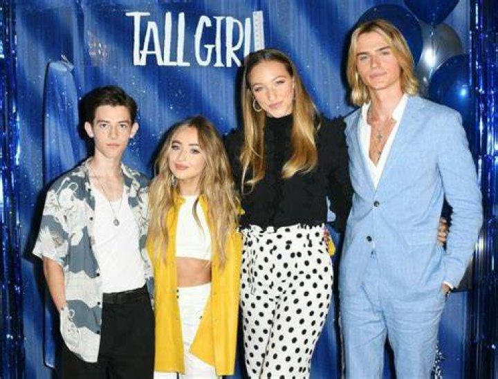sabrina carpenter and griffin gluck Sabrina carpenter boyfriend