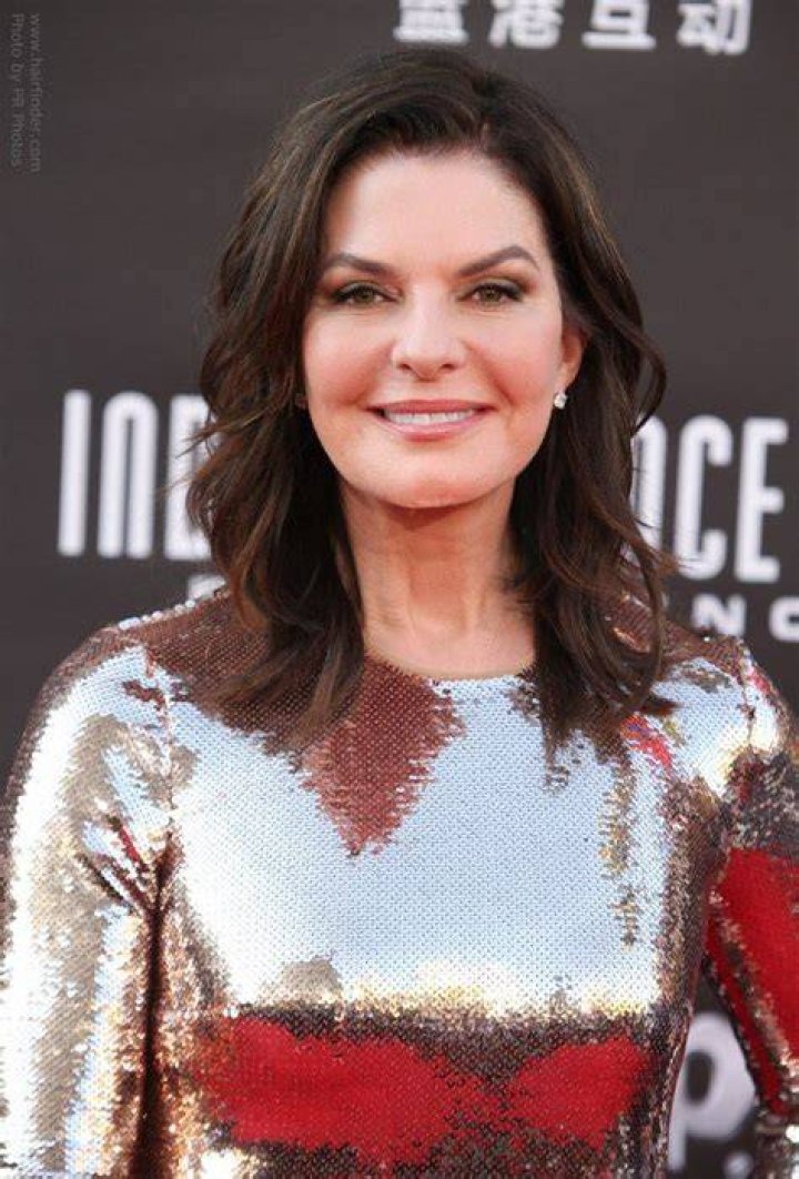 Sela Ward A fashionable long hairstyle for older women