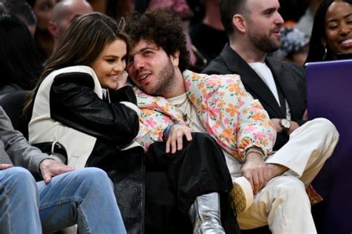 Selena Gomez with her manager! Selena Gomez Makeup, Selena Gomez With