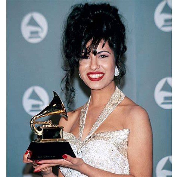 Selena Quintanilla Her Life in Photos
