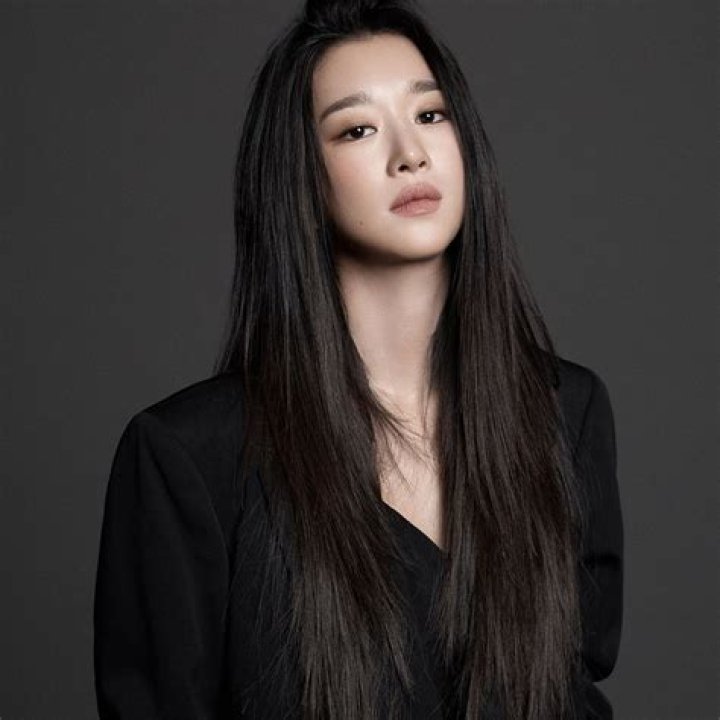 Seo Ye Ji Từ sinh viên trường báo đến nàng “điên nữ” khuynh đảo màn ảnh