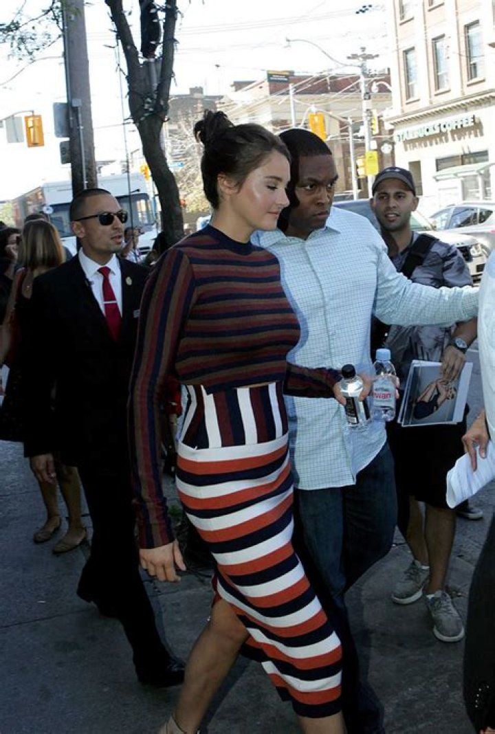 Shailene Woodley Out in Toronto 9/9/2016 &bull; CelebMafia