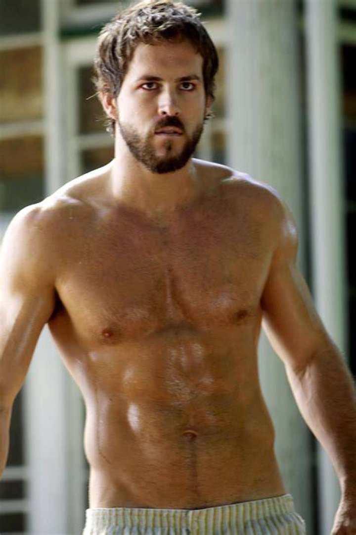 Shirtless Ryan Reynolds Pictures POPSUGAR Celebrity Photo 5