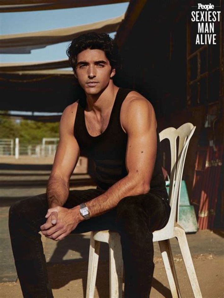 Taylor Zakhar Perez Reveals If He's Single & If He'd Date a Fan! Photo