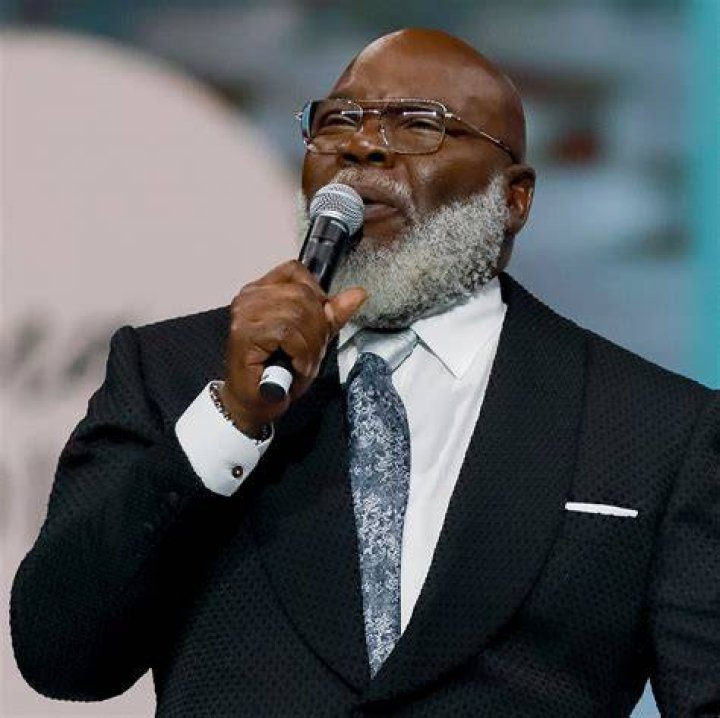 T.D. Jakes Apologizes for Volunteer’s Arrest and Assault at Church 93
