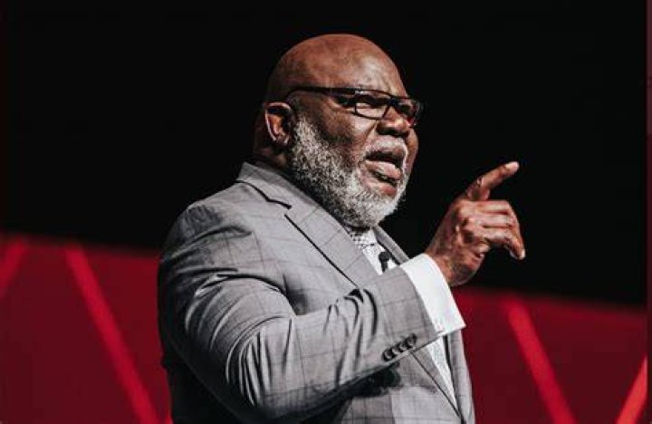 TD Jakes, Champion against Injustice, Calls us to Stand Shoulder