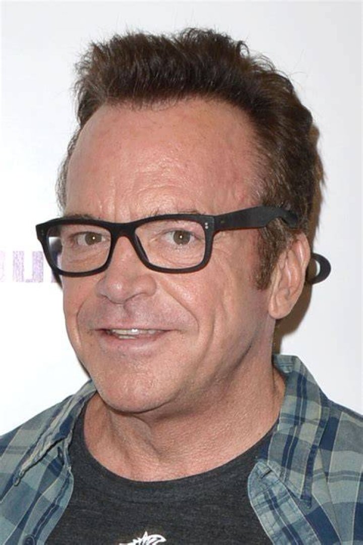 Tom Arnold's Towering Height: A Comprehensive Examination