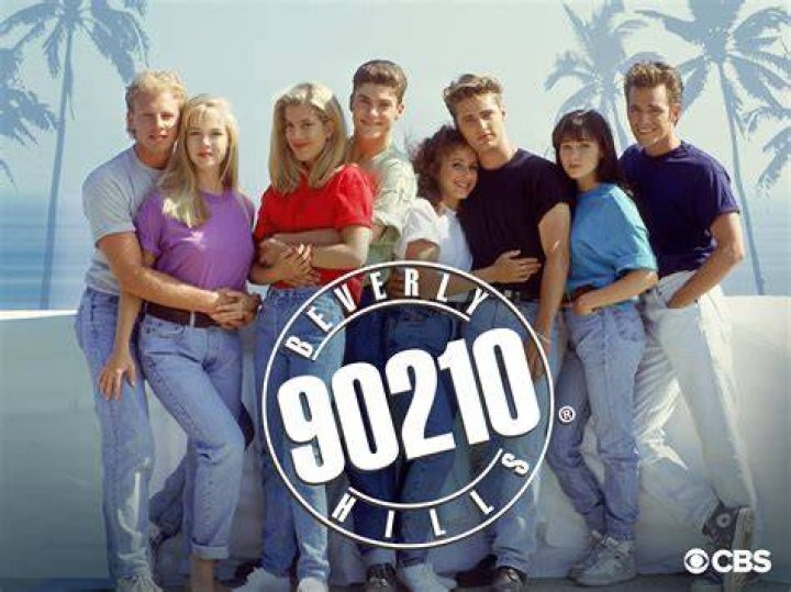 Watch Beverly Hills, 90210 Season 4 Episode 13 Emily Full show on
