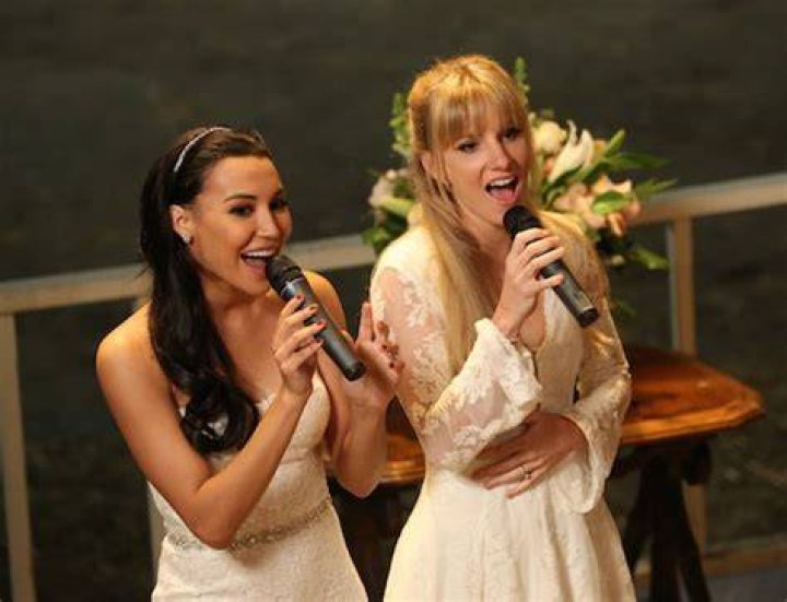 What episode do Brittany and Santana get married?