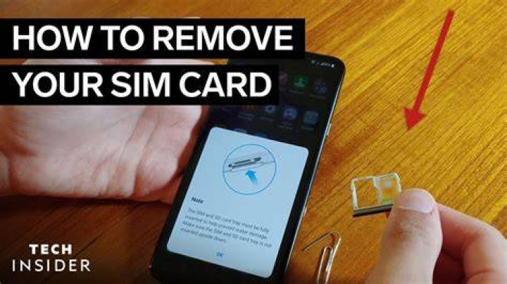 What happens if you remove SIM card while phone is on?
