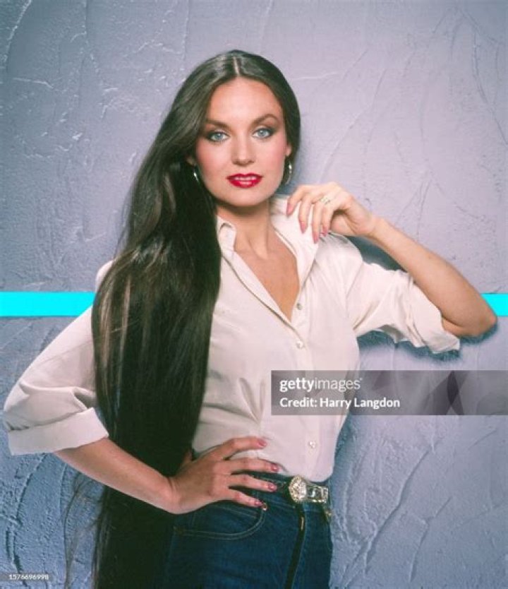 What is Crystal Gayle's Net Worth Biography, Net Worth & More