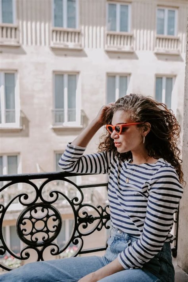 What is the French girl look?