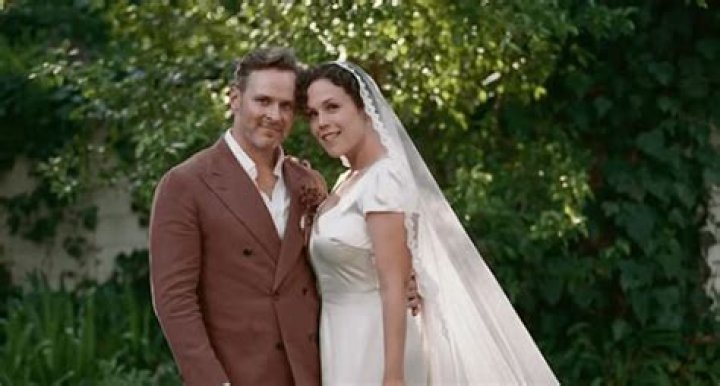Who is Erin Krakow Married To? Let&rsquo;s Know About Her Husband! in 2022