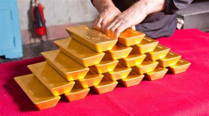 Who is hoarding gold?