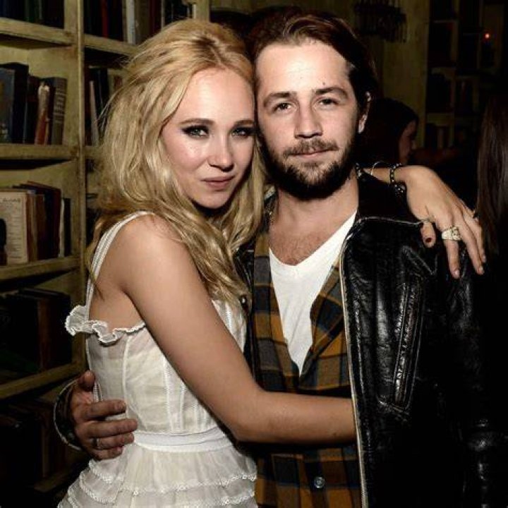 Who Is Juno Temple Dating? POPSUGAR Celebrity UK