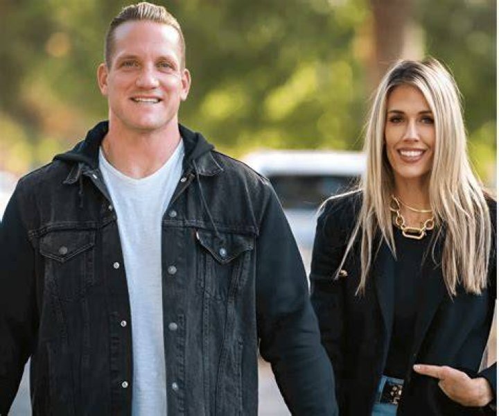 Who is Laura Quinn Hawk? All you need to know about AJ Hawk's wife