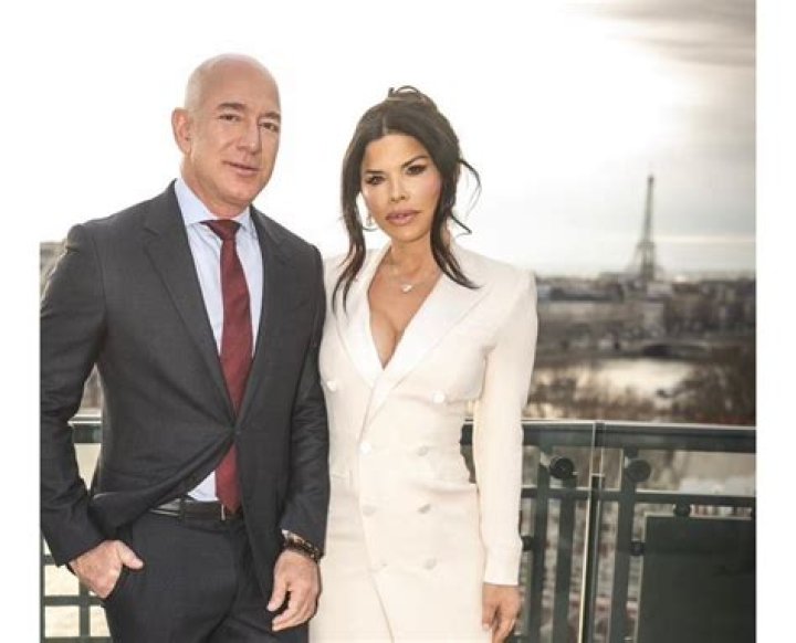 With centibillionaire Jeff Bezos and his glamorous fiancee Lauren